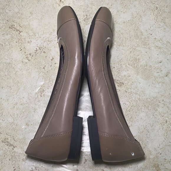 Naturalizer Womens Taupe Patent Leather Slip-On Flats With Round Toe & Low Heel - Picture 5 of 6